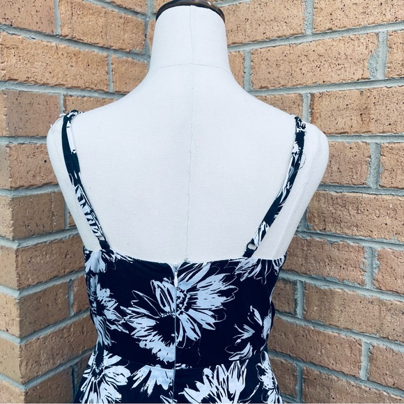 HOT OPTIONS by Target Black White Floral Dress Size 8 Casual Party Event - Picture 5 of 7